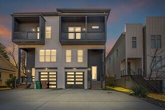 Building Photo - Modern Living in Wedgewood Houston