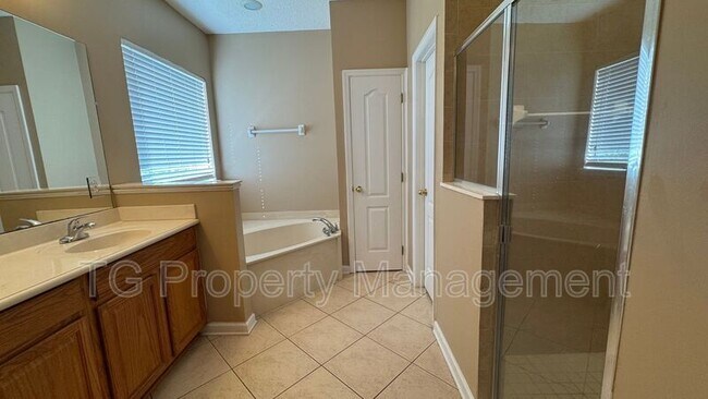 Building Photo - 614 Loire Ct