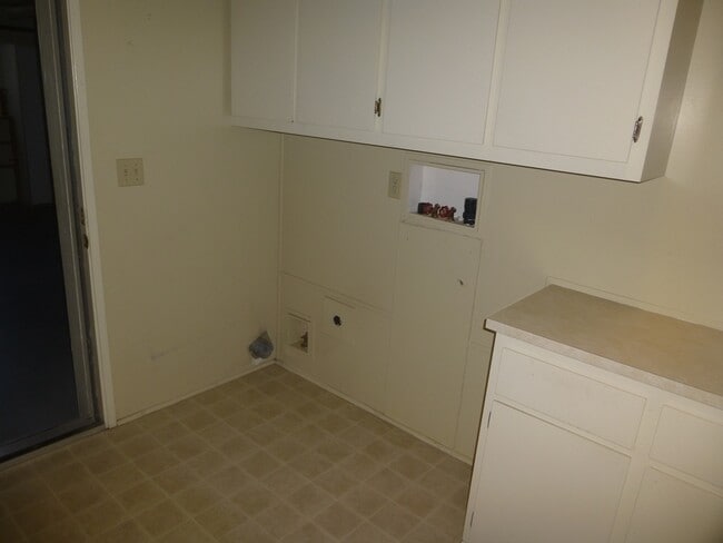 Building Photo - Single Level Home in Gated Community