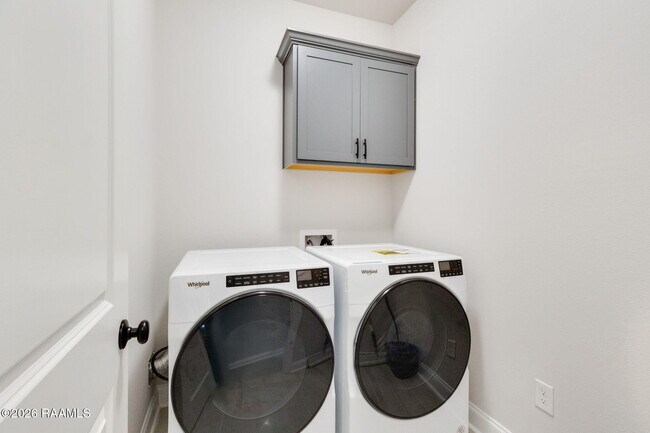 Building Photo - 106 Virtuous St