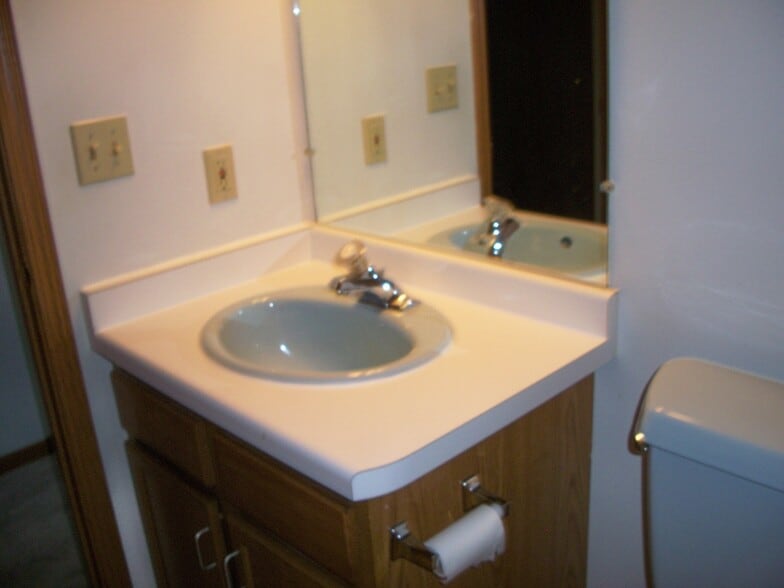 Building Photo - 2051 Cliff Alex Ct S