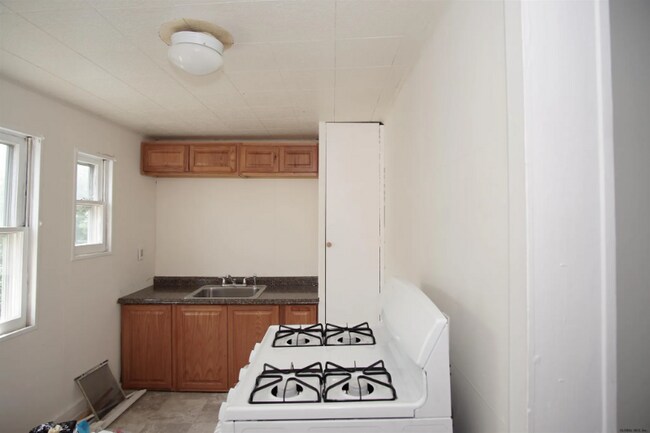 Building Photo - 408 24th St