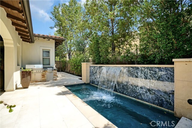 Building Photo - 54 Clifford