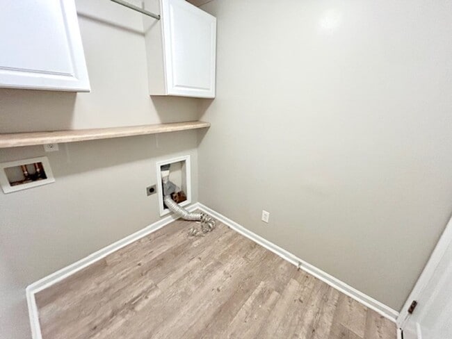 Building Photo - Coming soon! 10/10 Charming 3-bedroom bric...