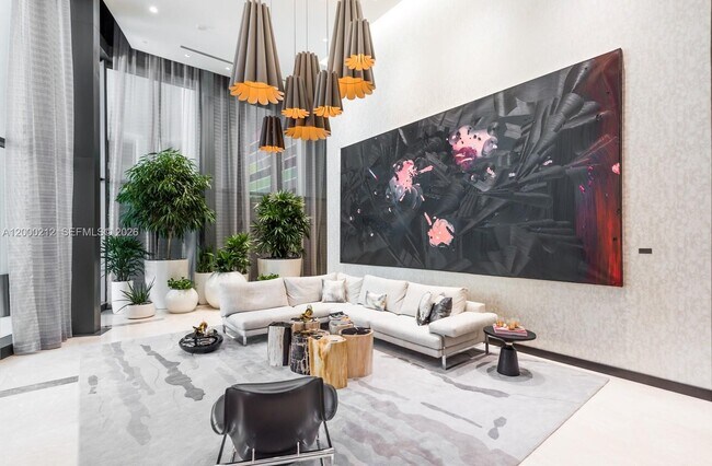 Building Photo - 45 SW 9th St