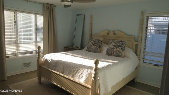 Building Photo - 165 Sunset Ln