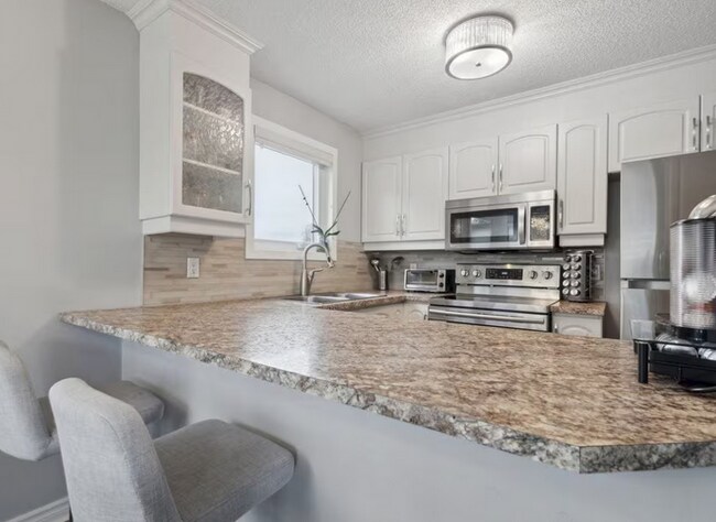 Building Photo - 4001 N New Braunfels Ave