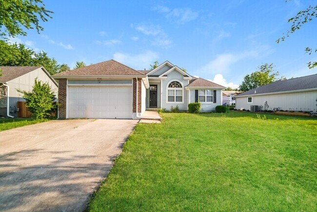 Building Photo - 117 E Foxwood Dr