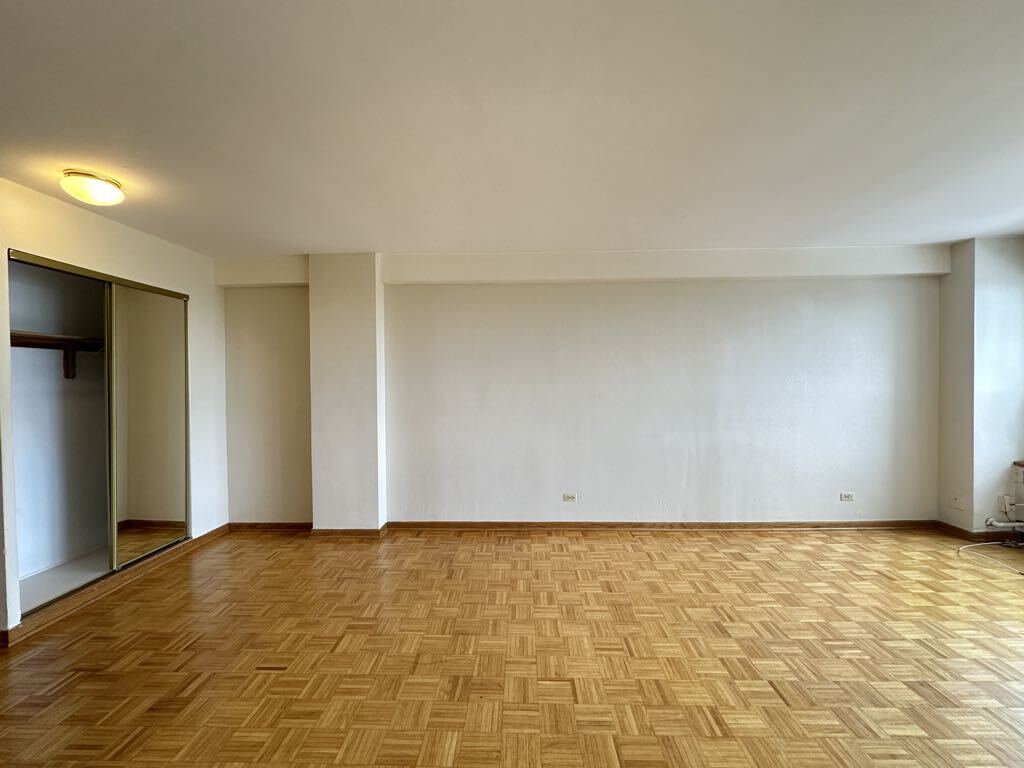 Building Photo - 4180 N Marine Dr