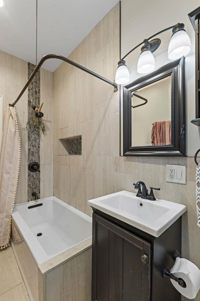 Building Photo - 1015 Washington St