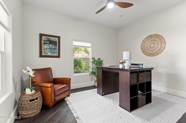 Building Photo - 1407 E Coral Cove Dr