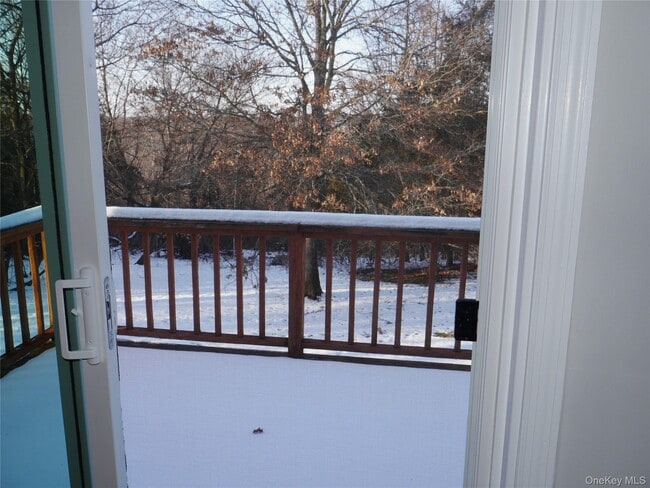 Building Photo - 18 Deer Crossing Dr