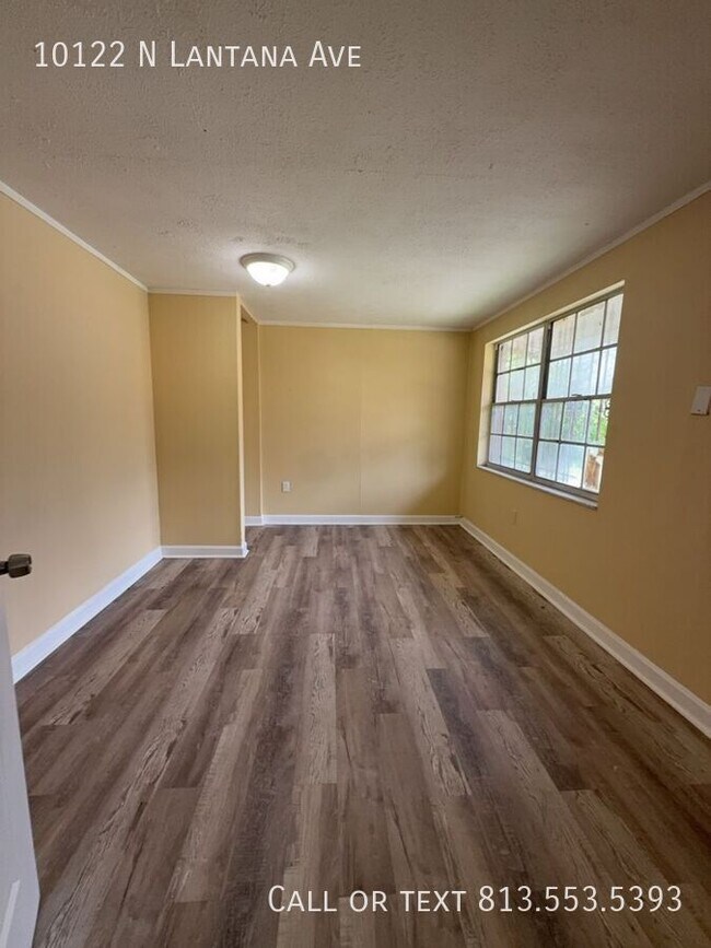 Building Photo - 10122 N Lantana Ave