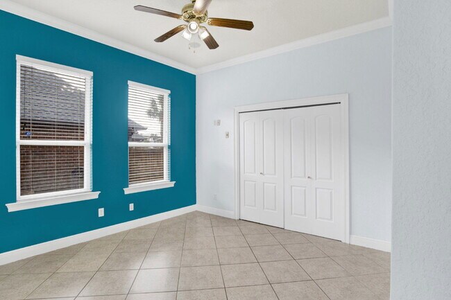 Building Photo - 2018 Crown Pointe Blvd