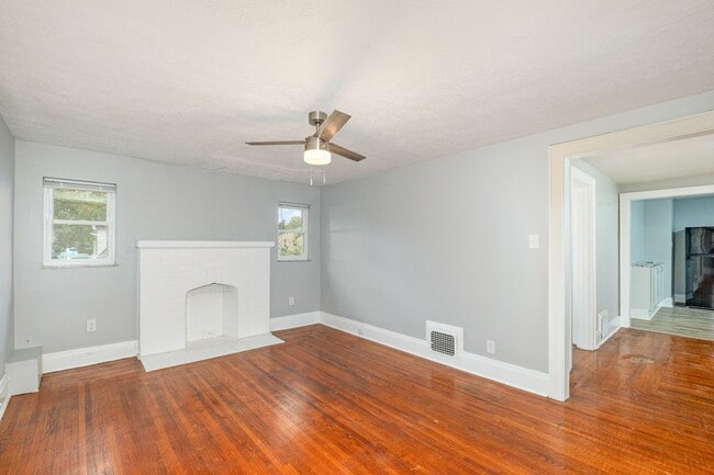 Building Photo - 2128 Crane Ave