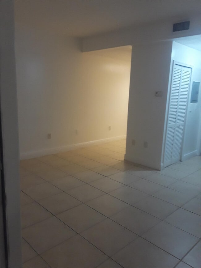 Building Photo - 2185 NW 16th Terrace