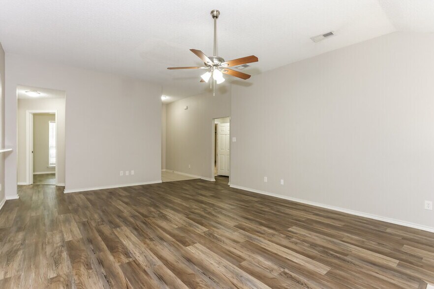 Building Photo - 1512 Fern Dr