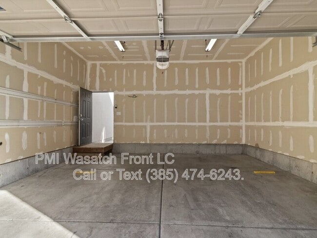 Building Photo - 4721 W Zig Zag Rd