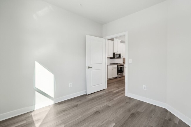 Building Photo - Brand New 2-Bed, 2-Bath Condo in Prime Ste...