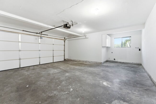 Building Photo - 15192 Moir Ct
