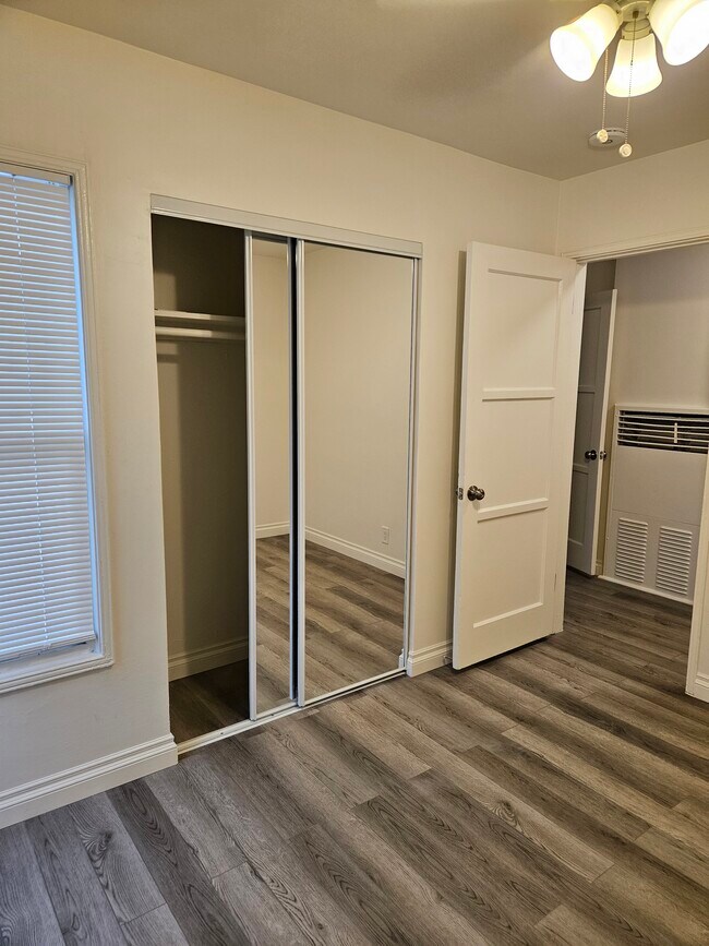 Building Photo - 1846 Scott Rd