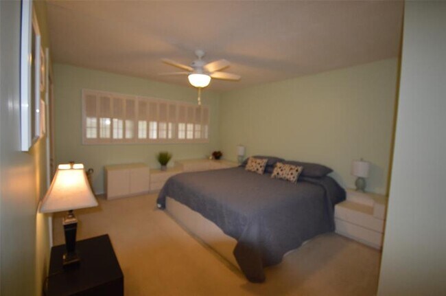 Building Photo - 3080 N Course Dr