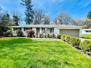 Building Photo - Beautiful 3 Bedroom Home in Eugene on Spacious Lot