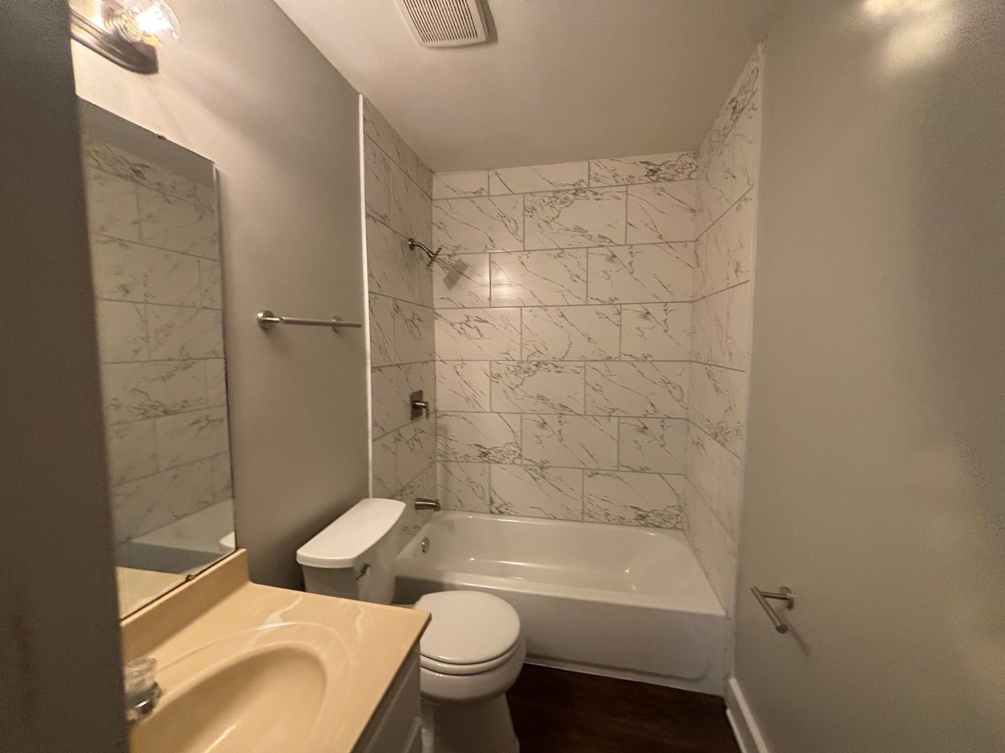 Building Photo - 6333 Green Grove Dr