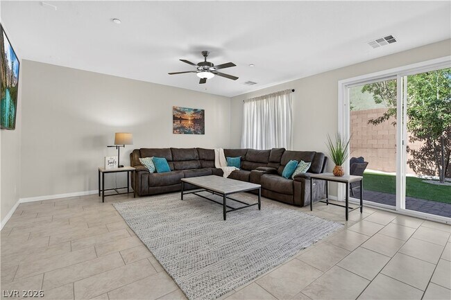 Building Photo - 325 Breve Ct