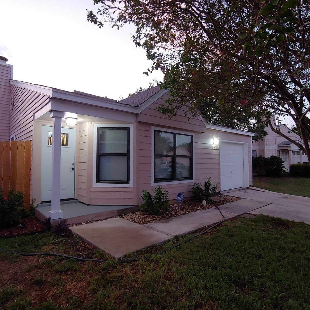 Building Photo - 4025 Colonial Sun Dr