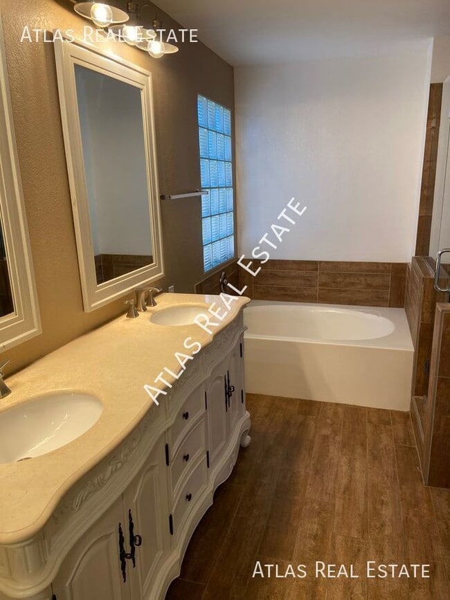 Building Photo - 2363 W Hemlock Court