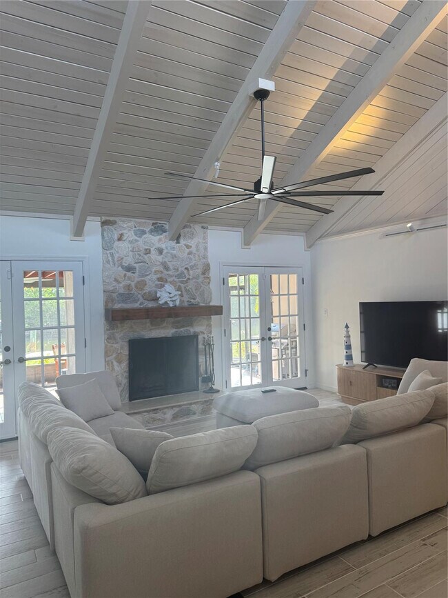 Building Photo - 929 Jackson Way