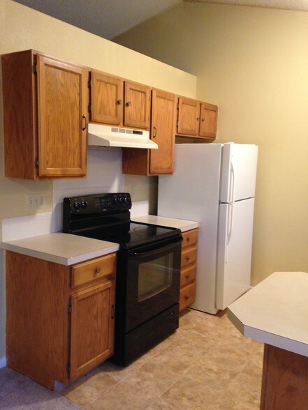 Building Photo - 2204 S Del Norte Dr