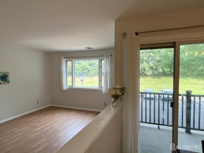 Building Photo - 2217 Sayre Dr