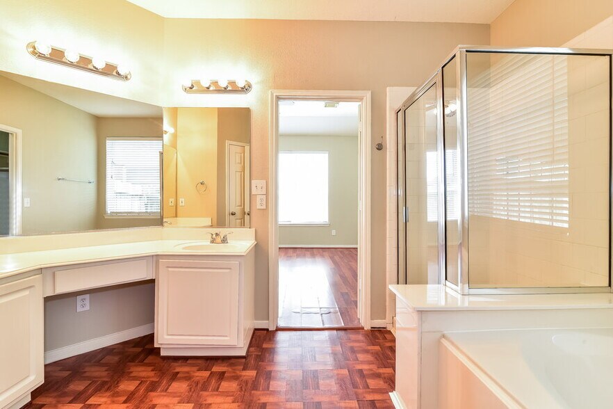 Building Photo - 2730 Hazy Creek Dr