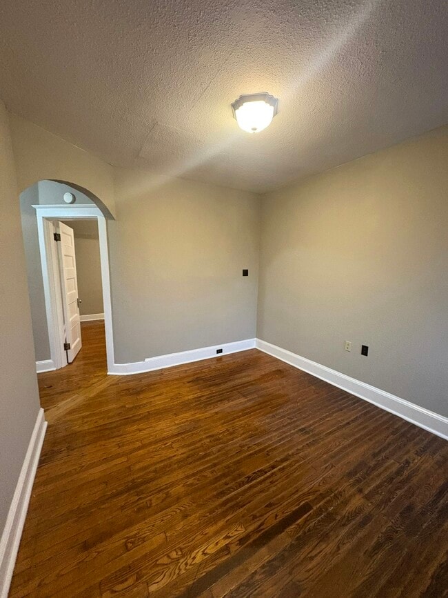 Building Photo - 509 Monroe Ave