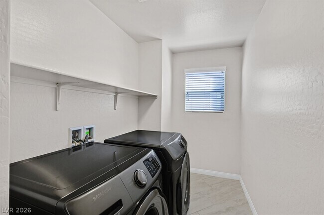 Building Photo - 719 Orchard Course Dr