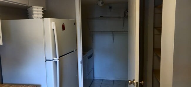Building Photo - 2 bedroom 2 bath condo