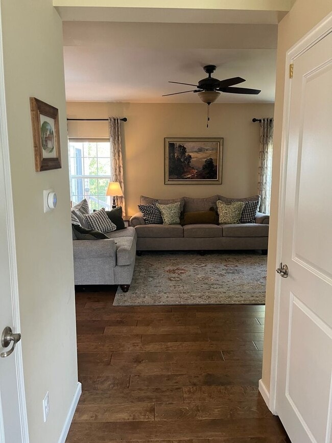 Building Photo - Beautiful 4-bedroom house in Baldwinsville