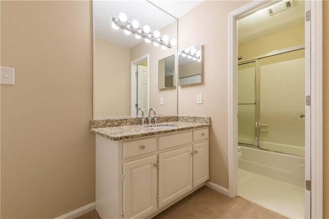 Building Photo - 28106 Plantation Dr NE