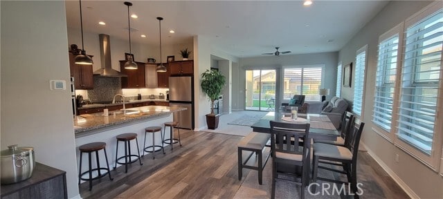 Building Photo - 82 Burgundy