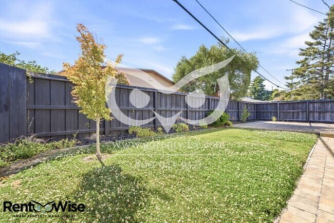 Building Photo - 1109 Ridgewood Dr