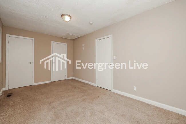 Building Photo - 4555 Oakdell Ave