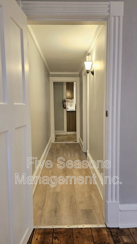 Building Photo - 25 Intervale Ave