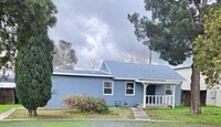 Building Photo - 3 Bedroom, 1 1/2 Bath Remodeled House for ...