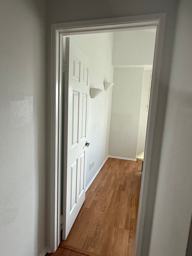 Building Photo - 2466 Robert Rd