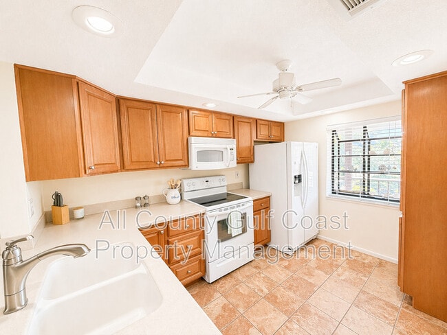 Building Photo - 275 Mission Trail W