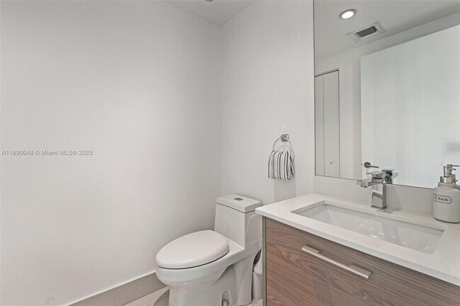 Building Photo - 1300 S Miami Ave