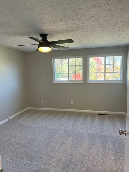 Building Photo - 2002 Lynn Gay Cir