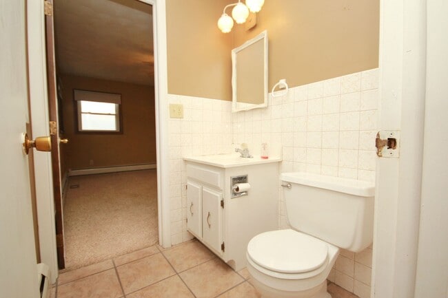 Building Photo - Updated home on 1 acre lot